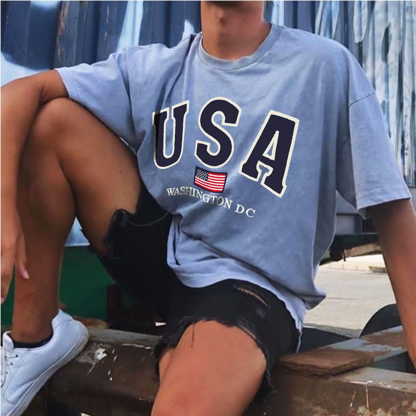 Camiseta holgada con cuello redondo y estampado de estilo urbano informal a la moda