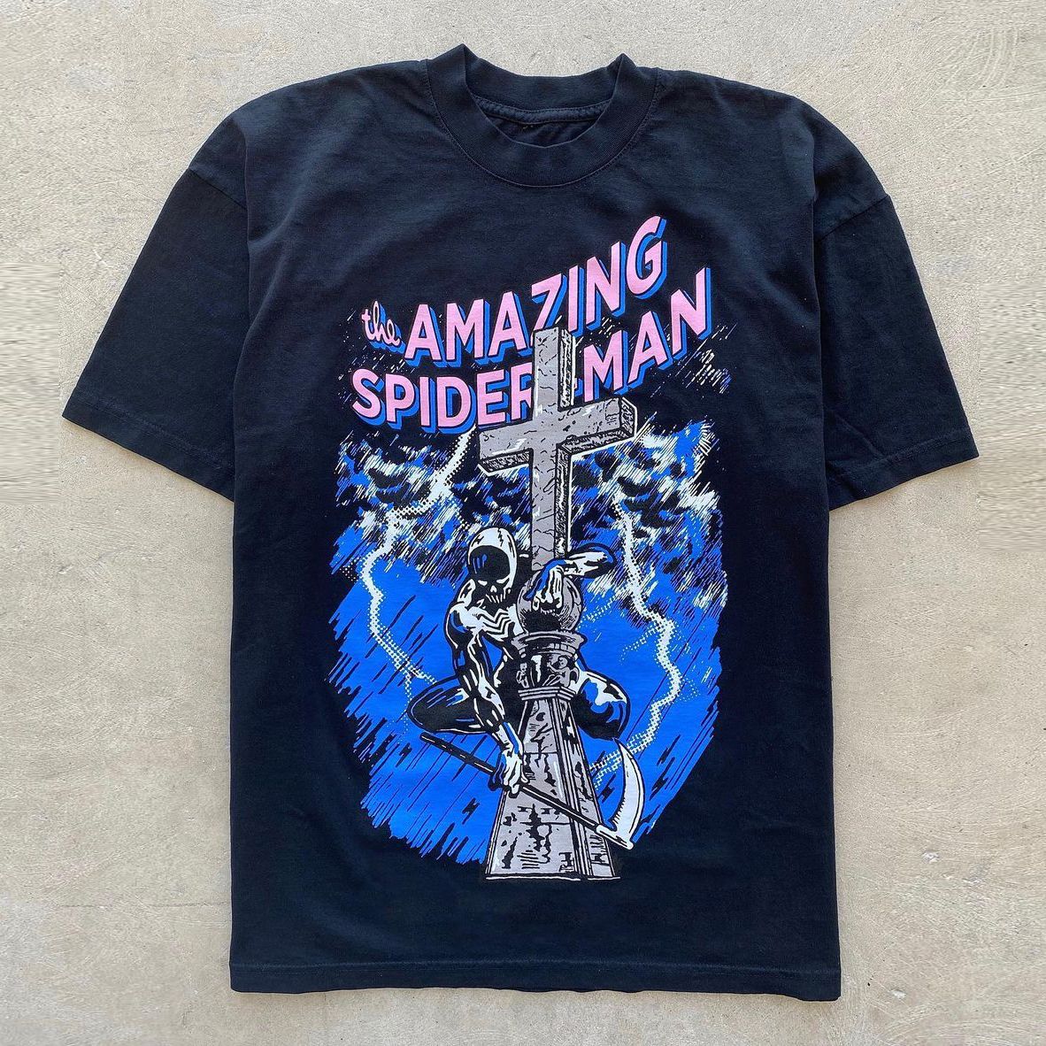 Kurzarm-T-Shirt mit Kreuzdruck für Herren