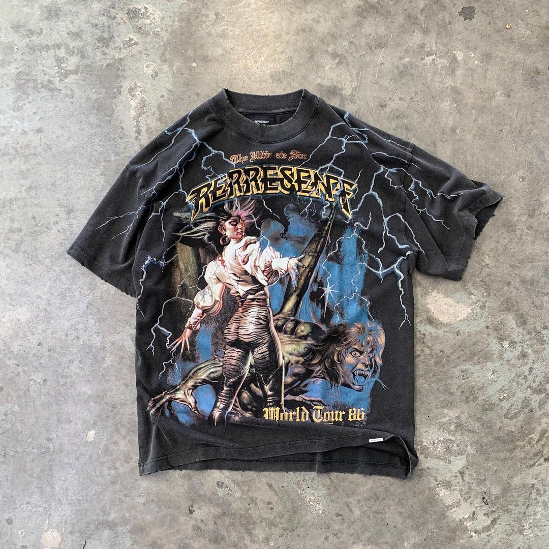 Kurzarm-T-Shirt mit Rundhalsausschnitt und personalisiertem Blitz-Print
