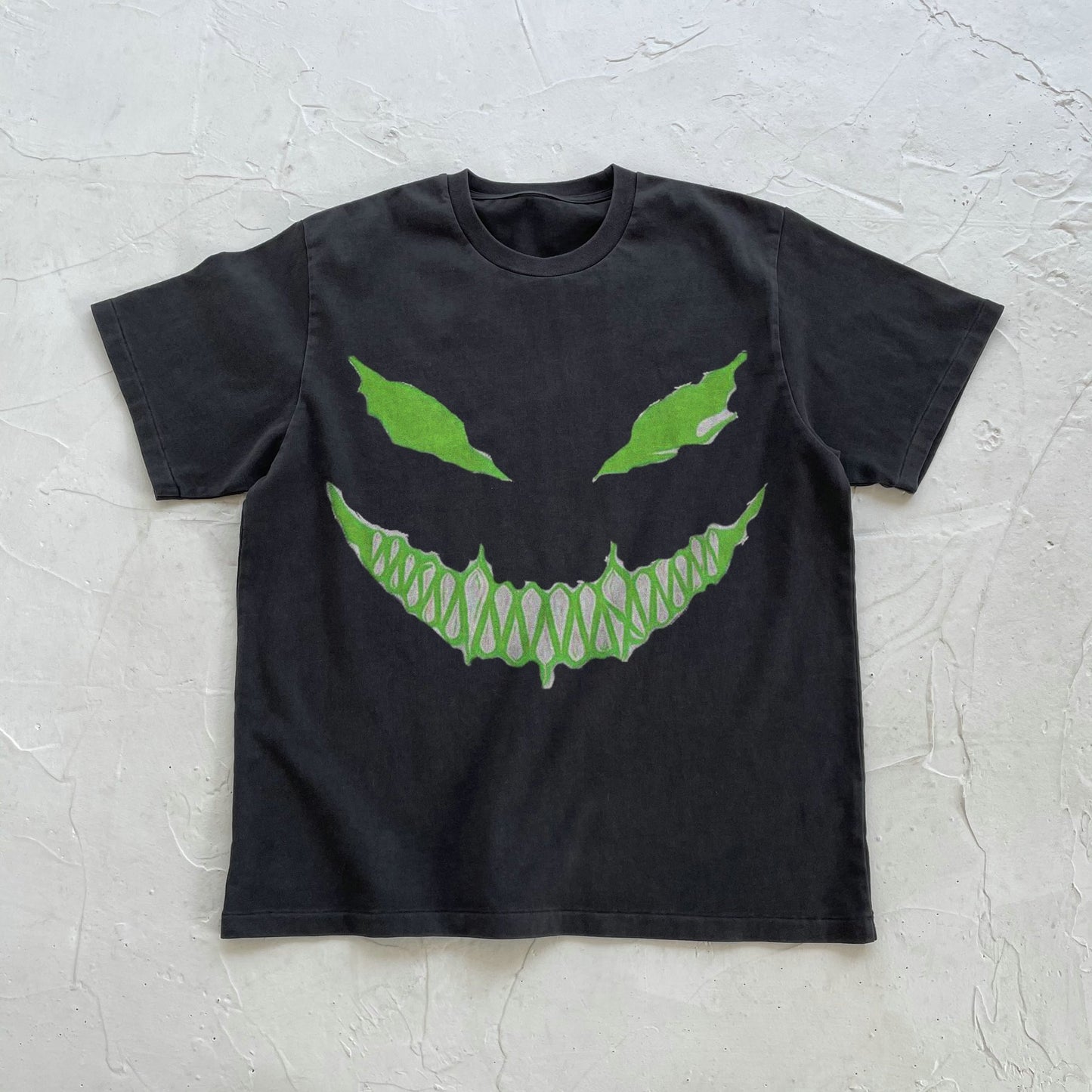 Camiseta de manga corta con gráfico vintage Wicked