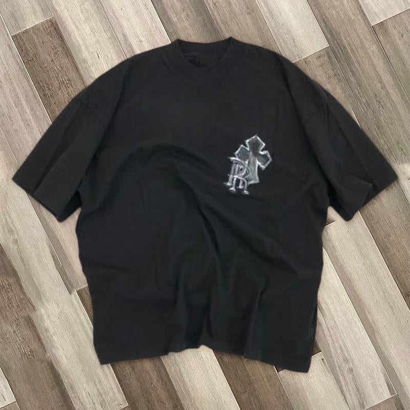 Camiseta urbana con estampado de cruces artísticas vintage