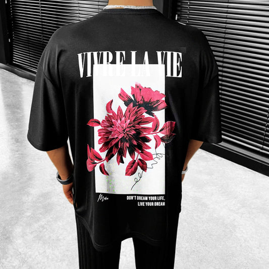 Camiseta de cuello redondo con estampado floral llamativo y estilo urbano