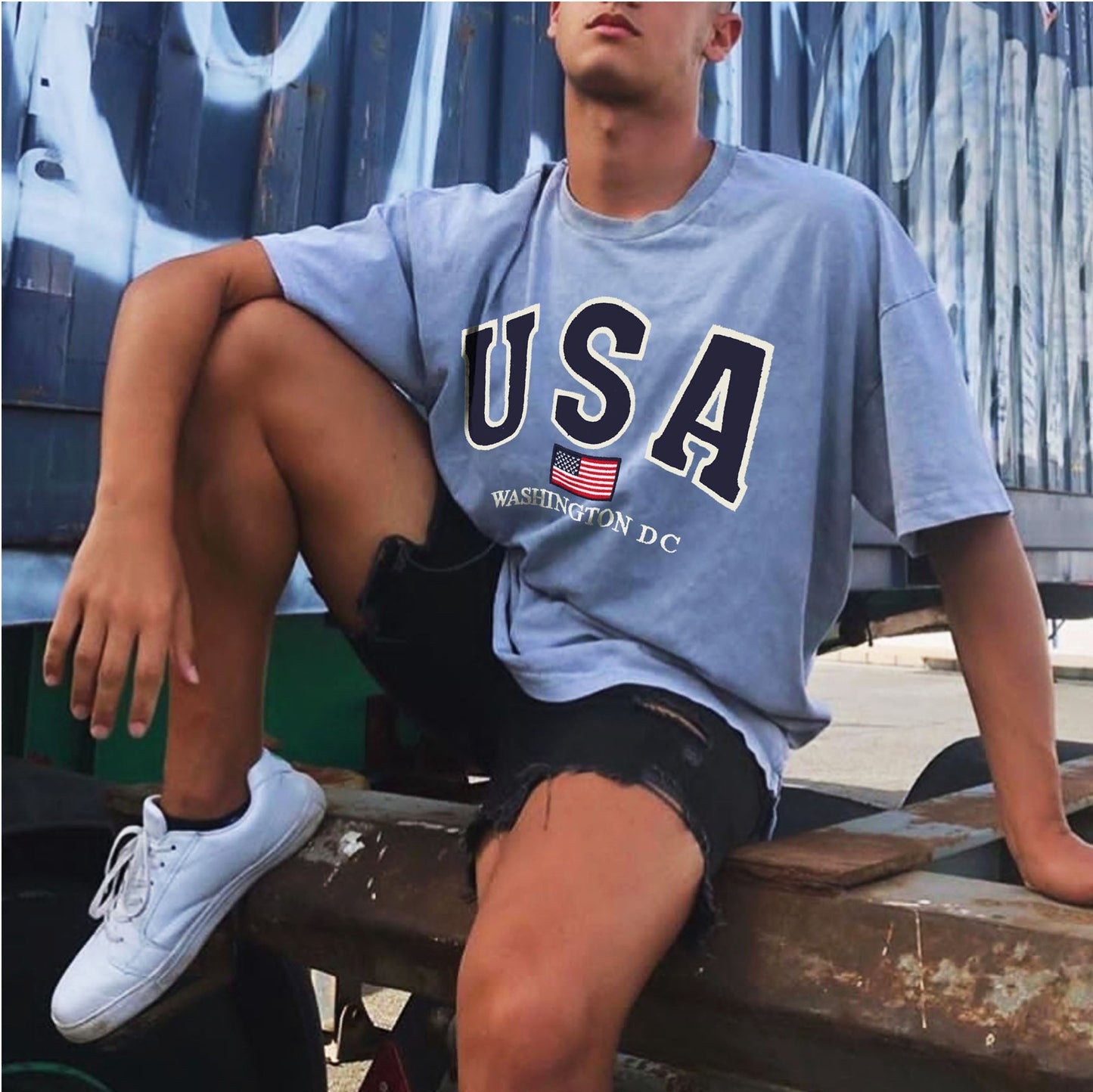 Camiseta holgada con cuello redondo y estampado de estilo urbano informal a la moda