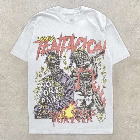Camiseta de manga corta con cuello redondo y estampado de calaveras estilo urbano