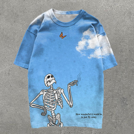 Camiseta de manga corta con estampado de calavera en el cielo