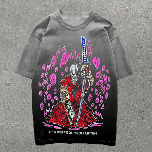 Camiseta de manga corta con estampado de calavera samurái