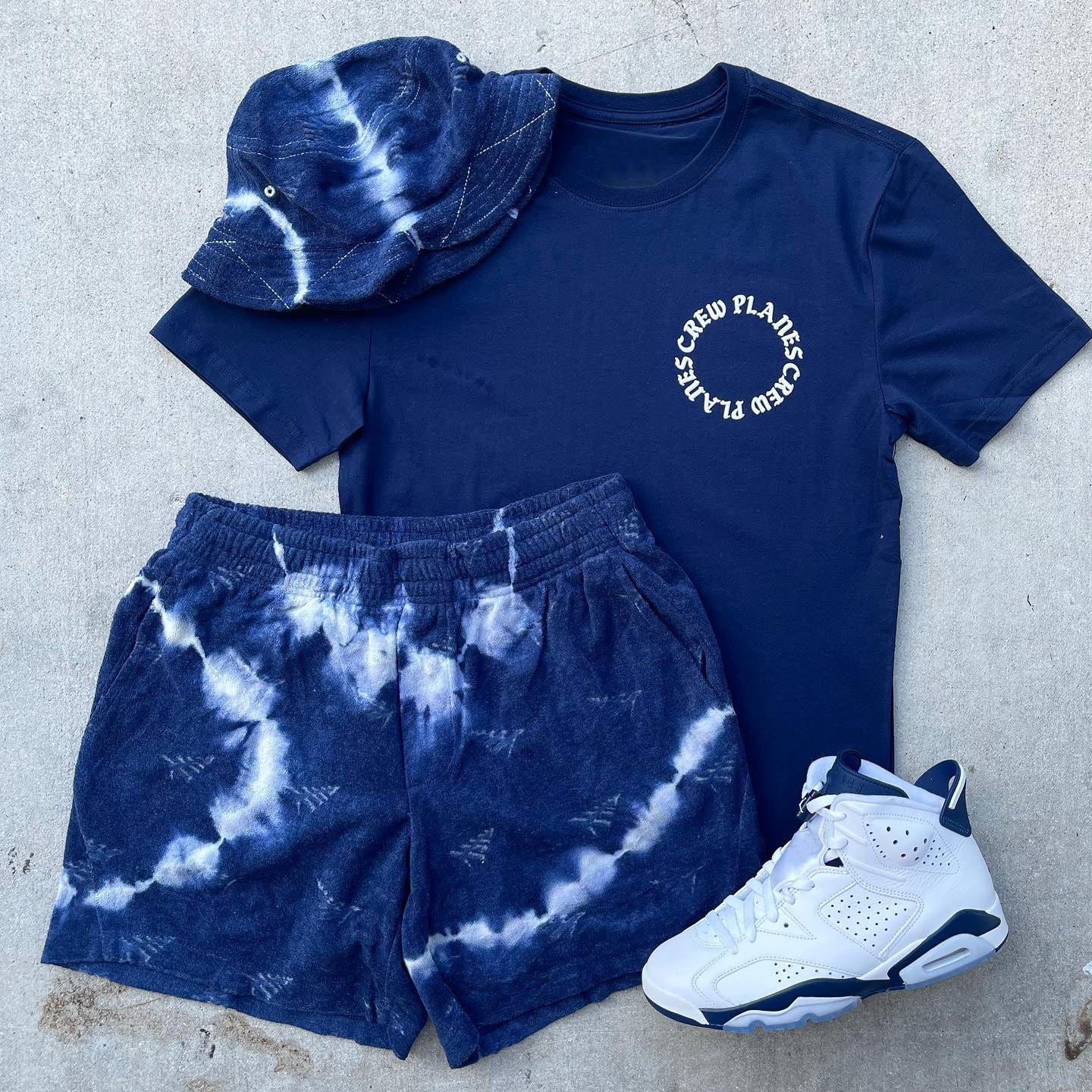 Camiseta de dos piezas con pantalones cortos y estampado tie dye