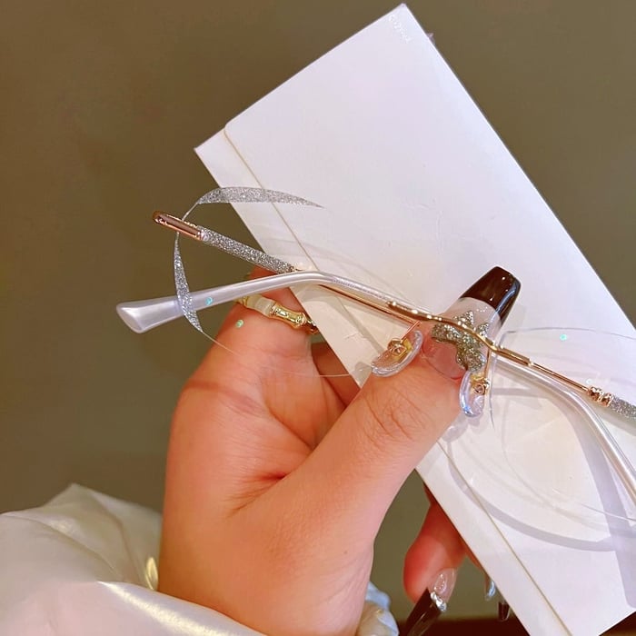 ✨WOMEN'S DIAMOND RIMLESS ANTI-BLUE LIGHT PRESBYOPIA GLASSES