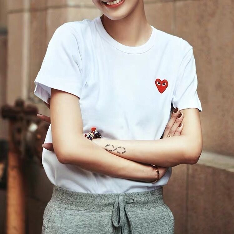 Love T-shirt for men and women couples with embroidery small red heart short sleeves
