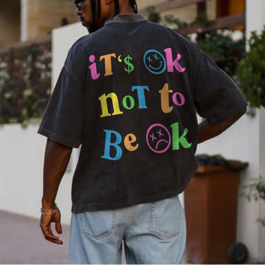 Elegante camiseta con cuello redondo y estampado de estilo urbano retro