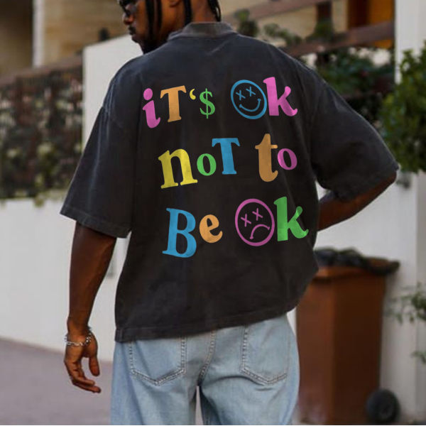 Elegante camiseta con cuello redondo y estampado de estilo urbano retro